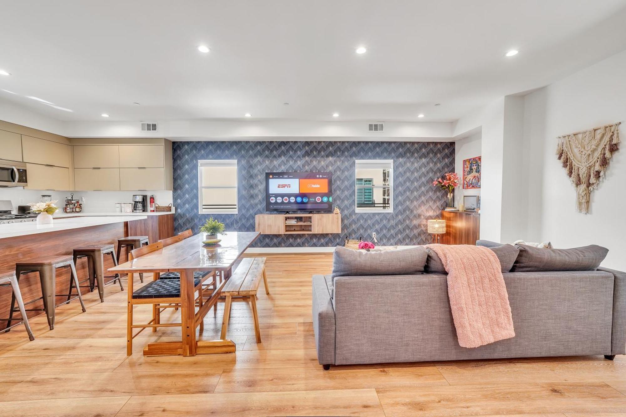 Luxurious Townhome W/3 Master Suites Gated Parking 洛杉矶 外观 照片