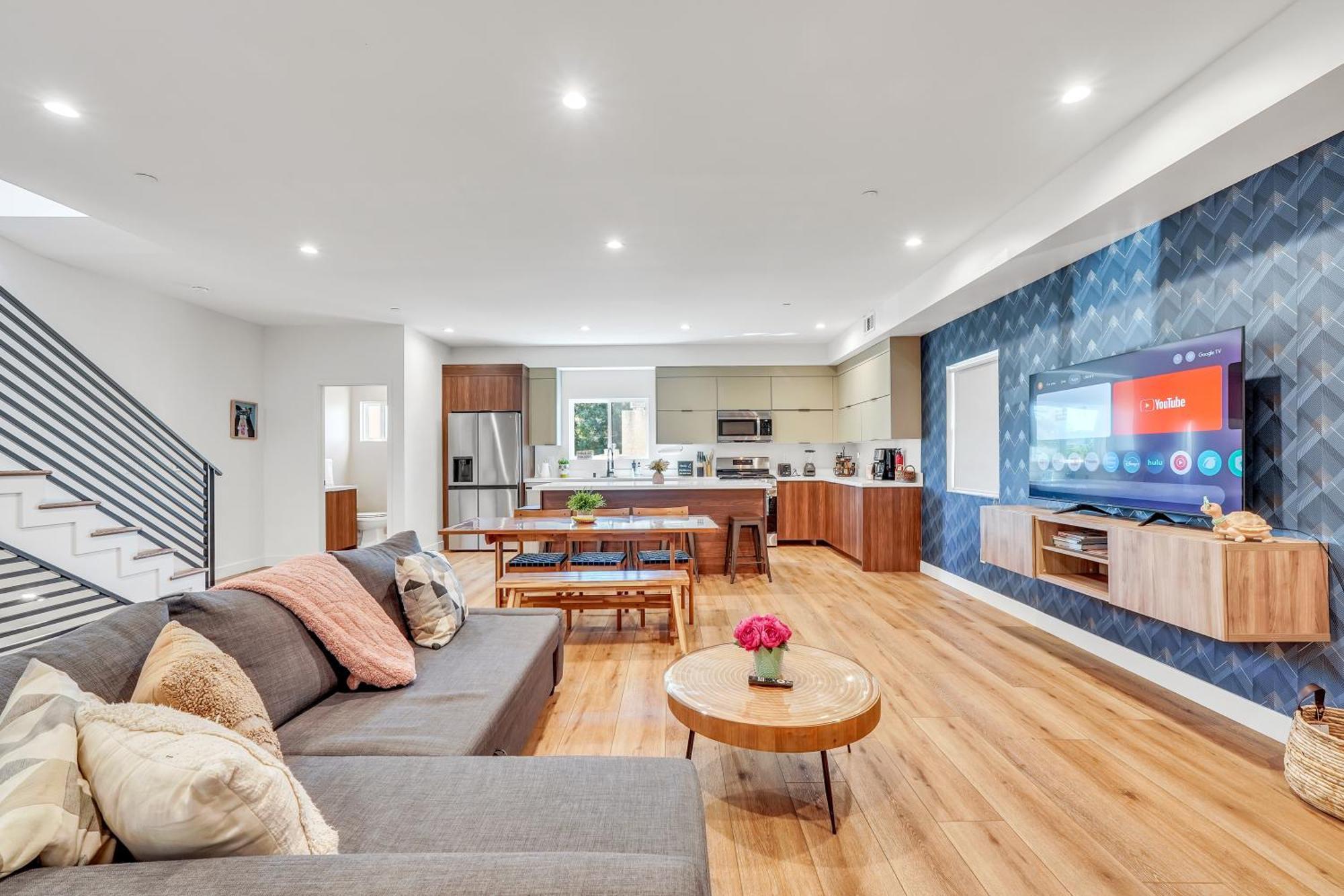 Luxurious Townhome W/3 Master Suites Gated Parking 洛杉矶 外观 照片
